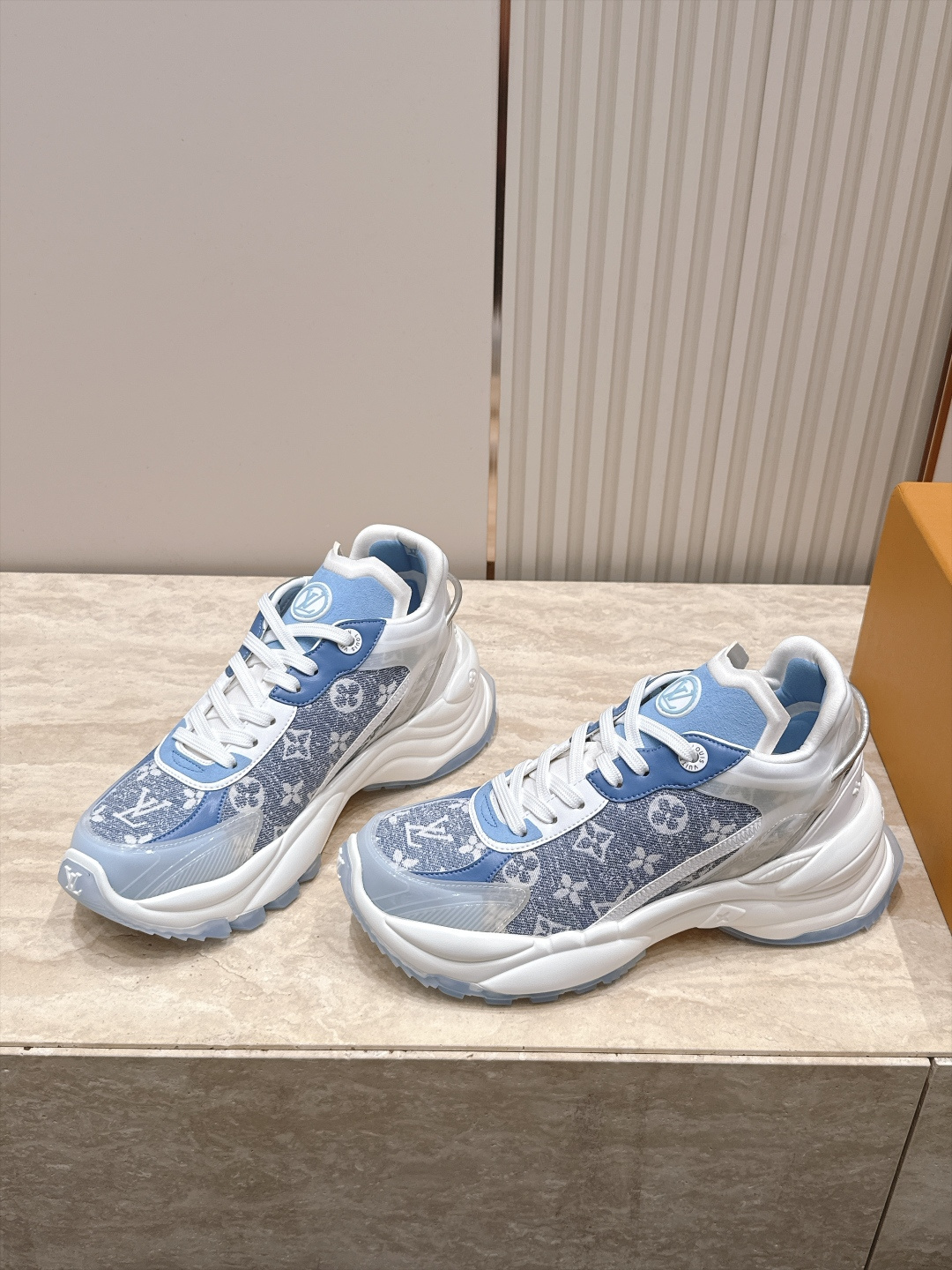 顶级版本：女款  LV路易威登L家驴牌 爆款RUN 55 运动鞋 网面 花卉 四叶草 休闲 Sneaker跑鞋 老爹鞋 