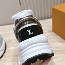 顶级版本:女款 LV路易威登L家驴牌 爆款RUN 55 运动鞋 网面 花卉 四叶草 休闲 Sneaker跑鞋 老爹鞋 顶级版本:女款 LV路易威登L家驴牌 爆款RUN 55 运动鞋 网面 花卉 四叶草 休闲 Sneaker跑鞋 老爹鞋