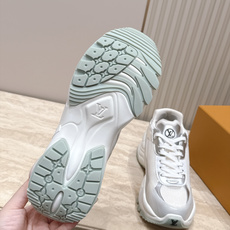 顶级版本:女款 LV路易威登L家驴牌 爆款RUN 55 运动鞋 网面 花卉 四叶草 休闲 Sneaker跑鞋 老爹鞋 顶级版本:女款 LV路易威登L家驴牌 爆款RUN 55 运动鞋 网面 花卉 四叶草 休闲 Sneaker跑鞋 老爹鞋
