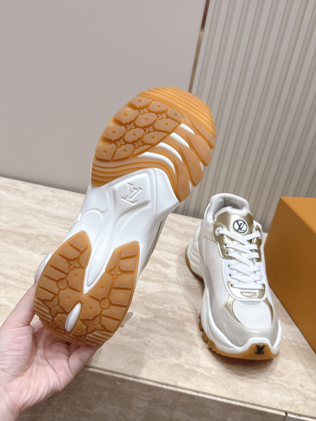 顶级版本：女款  LV路易威登L家驴牌 爆款RUN 55 运动鞋 网面 花卉 四叶草 休闲 Sneaker跑鞋 老爹鞋 