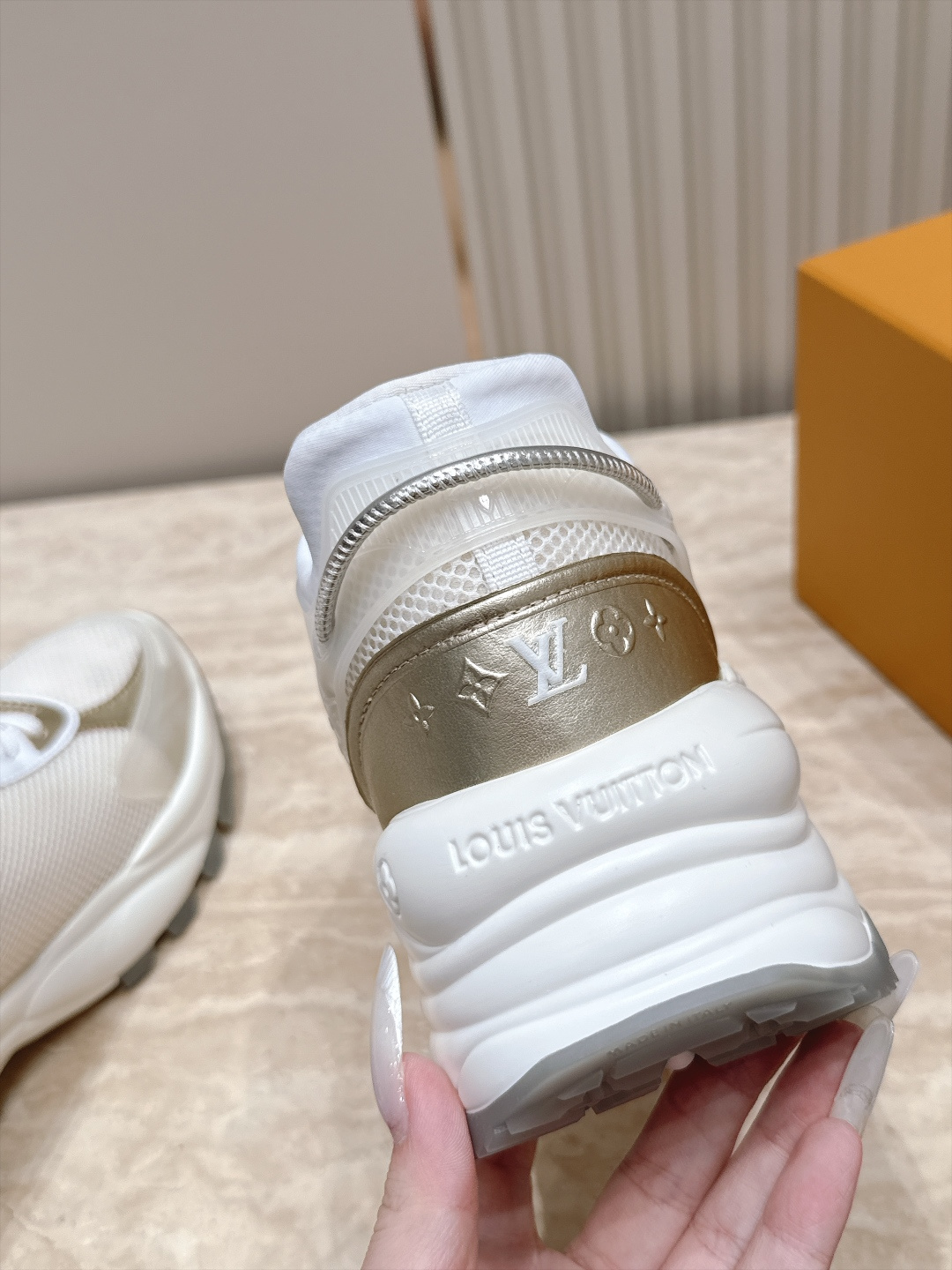 顶级版本：女款  LV路易威登L家驴牌 爆款RUN 55 运动鞋 网面 花卉 四叶草 休闲 Sneaker跑鞋 老爹鞋 