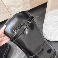 中筒 Prada/普拉达F041 2026ss秋冬最新款厚底马丁靴中筒靴长靴,非常耐看的一款 走秀款中筒靴 原版复 中筒 Prada/普拉达F041 2026ss秋冬最新款厚底马丁靴中筒靴长靴,非常耐看的一款 走秀款中筒靴 原版复