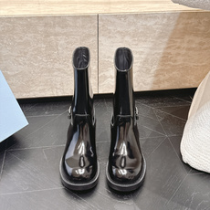 中筒 Prada/普拉达F041 2026ss秋冬最新款厚底马丁靴中筒靴长靴,非常耐看的一款 走秀款中筒靴 原版复 中筒 Prada/普拉达F041 2026ss秋冬最新款厚底马丁靴中筒靴长靴,非常耐看的一款 走秀款中筒靴 原版复