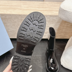 中筒 Prada/普拉达F041 2026ss秋冬最新款厚底马丁靴中筒靴长靴,非常耐看的一款 走秀款中筒靴 原版复 中筒 Prada/普拉达F041 2026ss秋冬最新款厚底马丁靴中筒靴长靴,非常耐看的一款 走秀款中筒靴 原版复