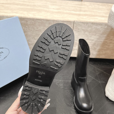 中筒 Prada/普拉达F041 2026ss秋冬最新款厚底马丁靴中筒靴长靴,非常耐看的一款 走秀款中筒靴 原版复 中筒 Prada/普拉达F041 2026ss秋冬最新款厚底马丁靴中筒靴长靴,非常耐看的一款 走秀款中筒靴 原版复