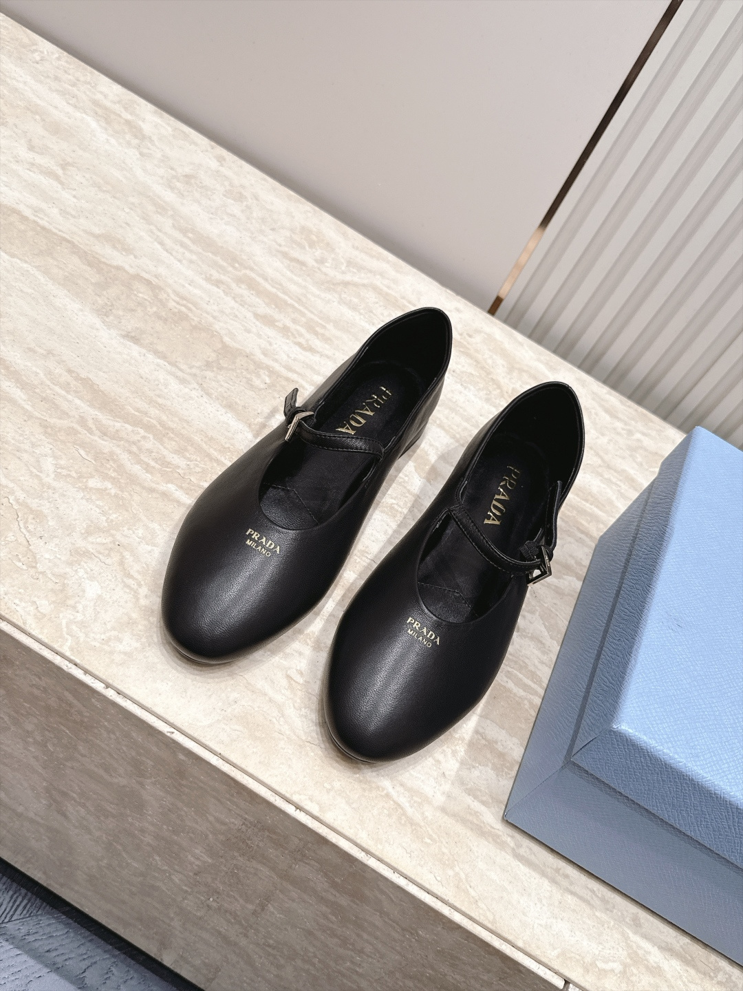 顶级版本   Prada 普拉达 2026ss新款玛丽珍平底鞋乐福鞋单鞋 网红爆款来袭！各大网红抢先体验、网红ins种草