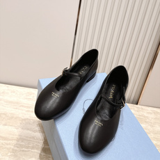 顶级版本 Prada 普拉达 2026ss新款玛丽珍平底鞋乐福鞋单鞋 网红爆款来袭!各大网红抢先体验、网红ins种草 顶级版本 Prada 普拉达 2026ss新款玛丽珍平底鞋乐福鞋单鞋 网红爆款来袭!各大网红抢先体验、网红ins种草