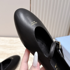 顶级版本 Prada 普拉达 2026ss新款玛丽珍平底鞋乐福鞋单鞋 网红爆款来袭!各大网红抢先体验、网红ins种草 顶级版本 Prada 普拉达 2026ss新款玛丽珍平底鞋乐福鞋单鞋 网红爆款来袭!各大网红抢先体验、网红ins种草