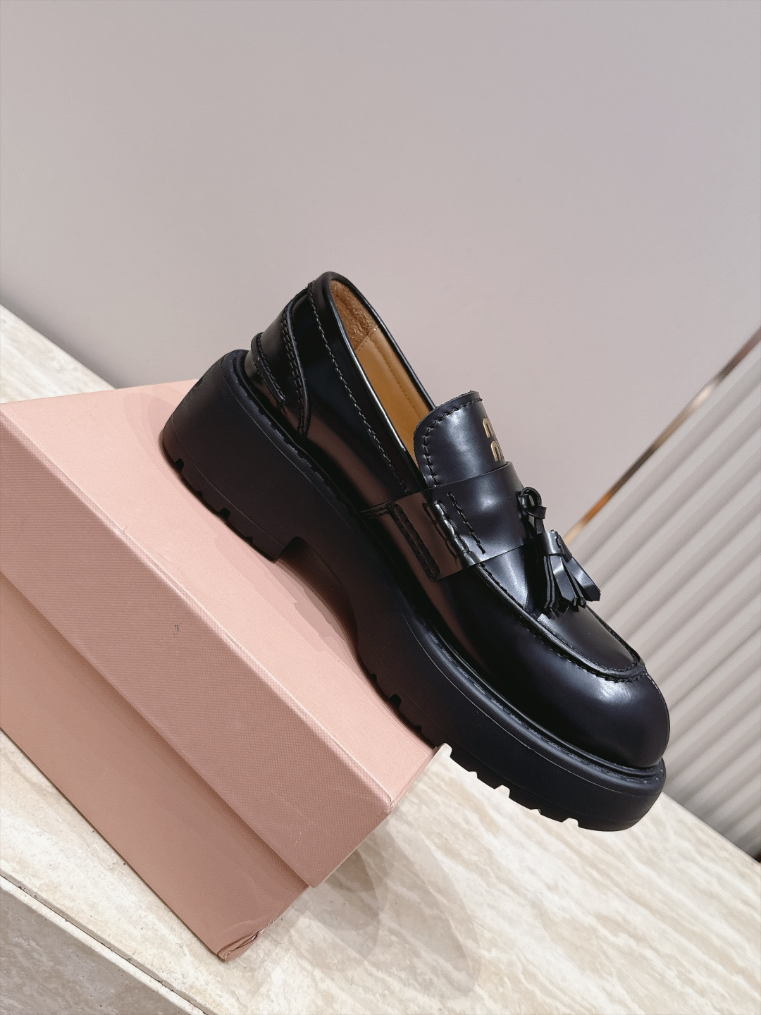 miumiu 2026vs早秋经典松糕流苏厚底休闲单鞋乐福鞋…经典升级 复古松糕厚底 穿上（增高）休闲两不失误，超级百搭