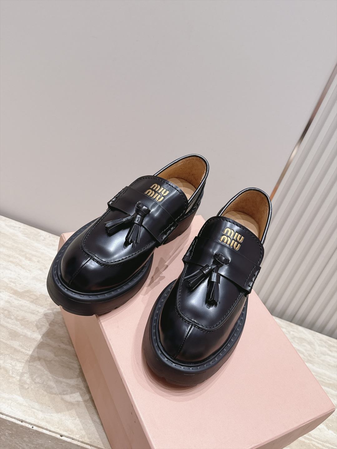 miumiu 2026vs早秋经典松糕流苏厚底休闲单鞋乐福鞋…经典升级 复古松糕厚底 穿上（增高）休闲两不失误，超级百搭