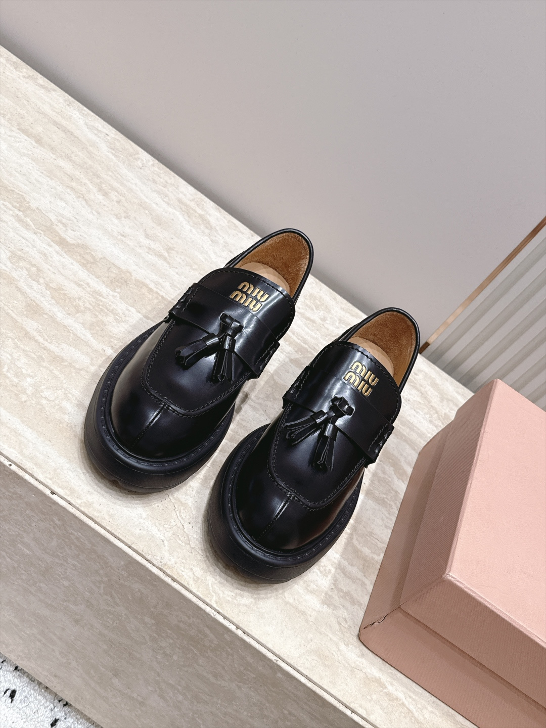 miumiu 2026vs早秋经典松糕流苏厚底休闲单鞋乐福鞋…经典升级 复古松糕厚底 穿上（增高）休闲两不失误，超级百搭