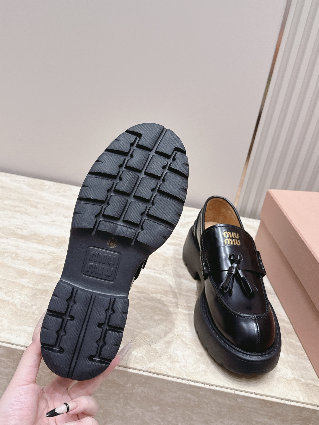 miumiu 2026vs早秋经典松糕流苏厚底休闲单鞋乐福鞋…经典升级 复古松糕厚底 穿上（增高）休闲两不失误，超级百搭