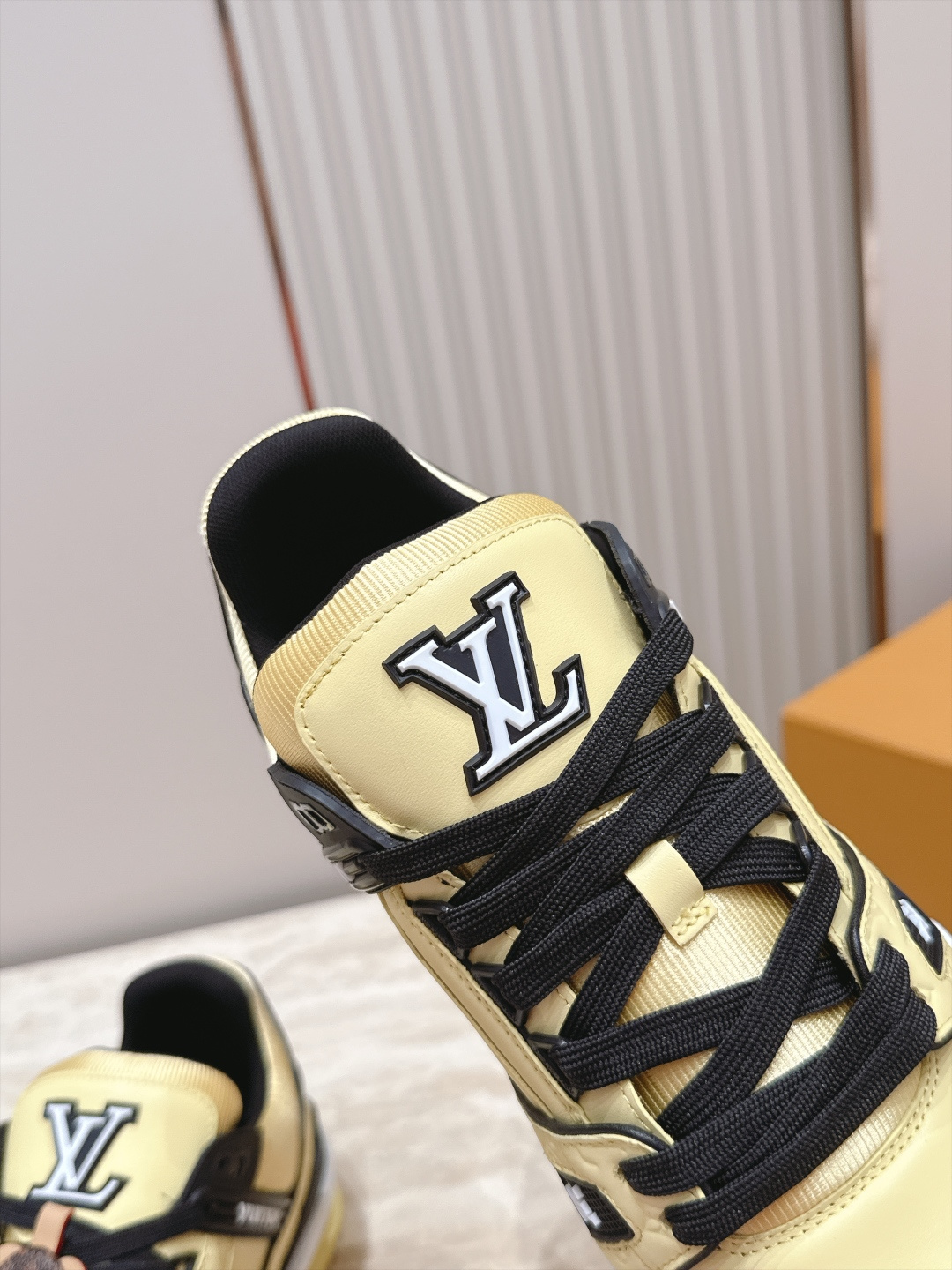 顶级版本： 情侣款 新色系！ LV trainer~~全新升级版~~经典回归❗ 情侣款，滑板鞋，篮球鞋，运动鞋…… LV