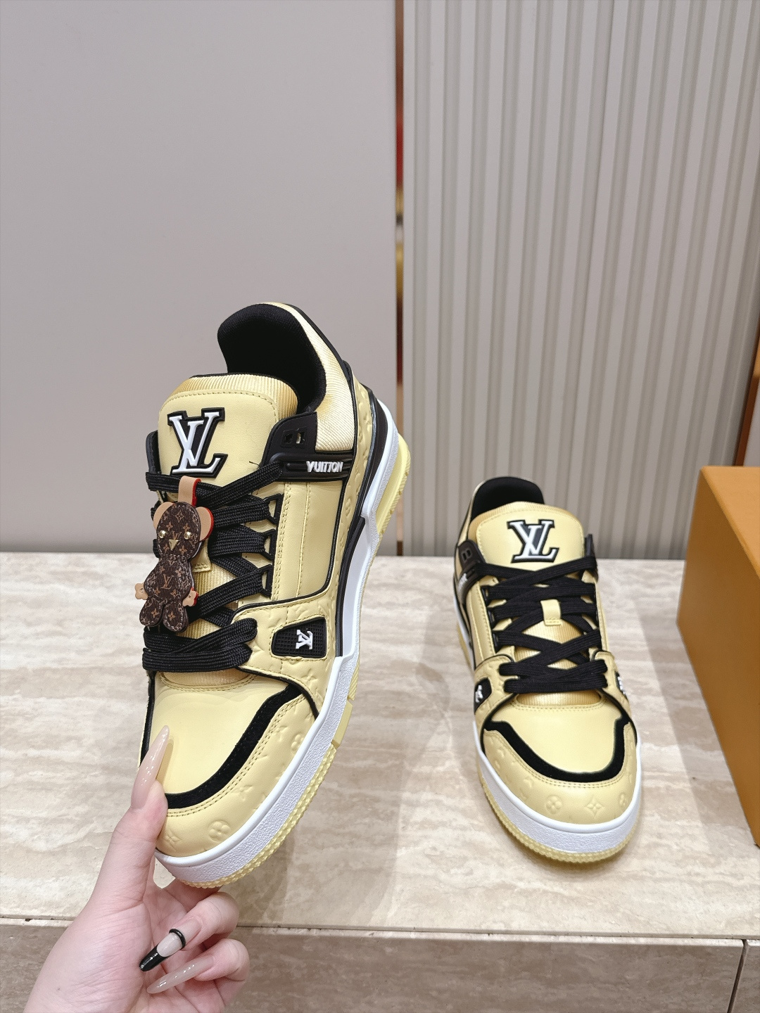 顶级版本： 情侣款 新色系！ LV trainer~~全新升级版~~经典回归❗ 情侣款，滑板鞋，篮球鞋，运动鞋…… LV