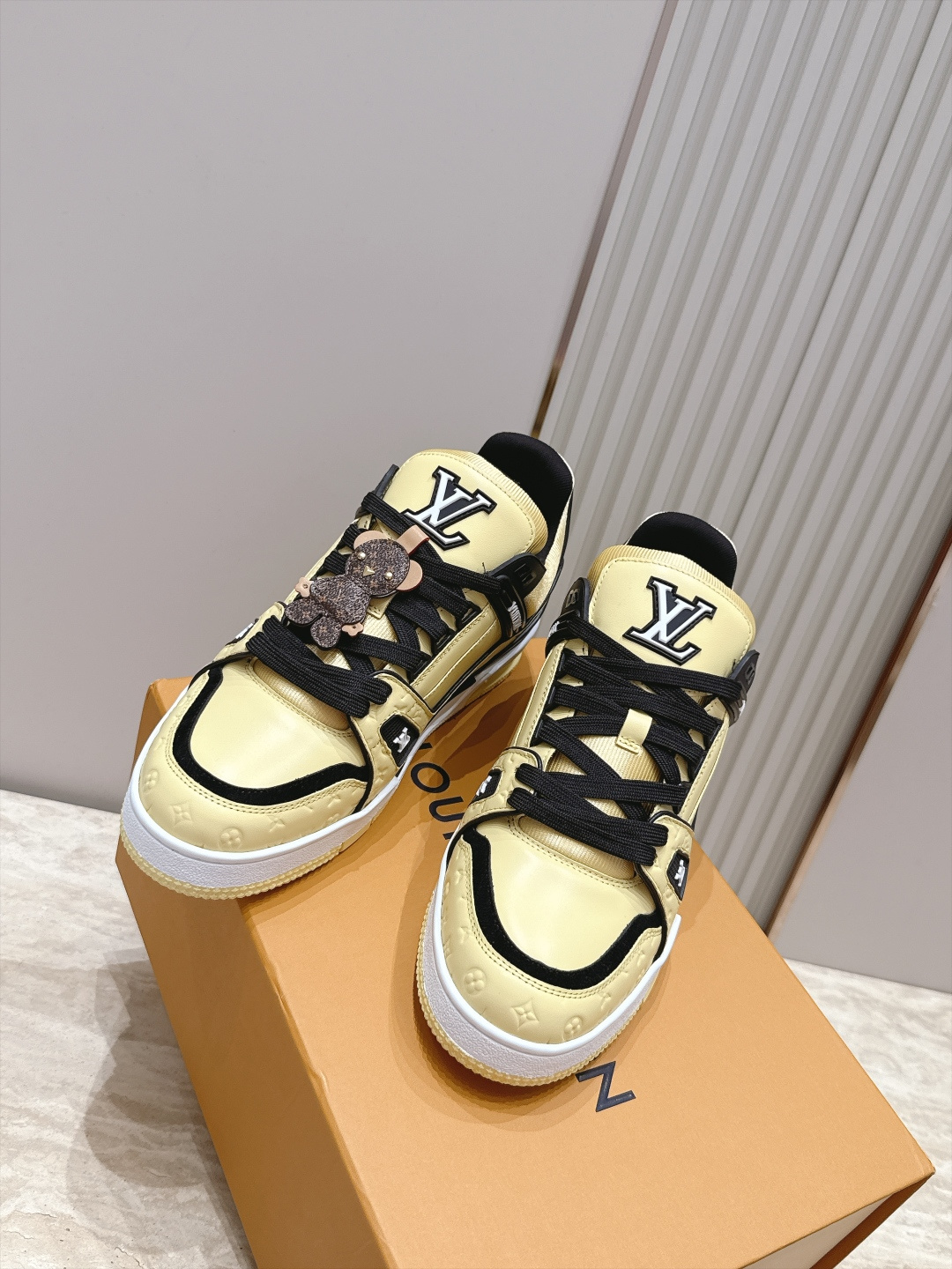 顶级版本： 情侣款 新色系！ LV trainer~~全新升级版~~经典回归❗ 情侣款，滑板鞋，篮球鞋，运动鞋…… LV