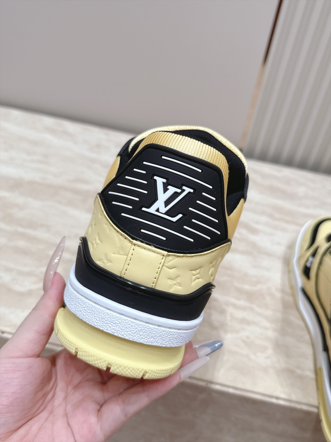 顶级版本： 情侣款 新色系！ LV trainer~~全新升级版~~经典回归❗ 情侣款，滑板鞋，篮球鞋，运动鞋…… LV