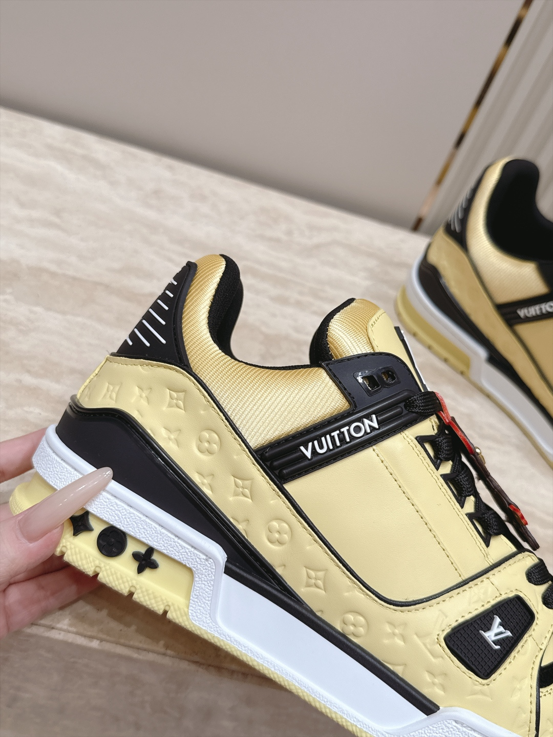 顶级版本： 情侣款 新色系！ LV trainer~~全新升级版~~经典回归❗ 情侣款，滑板鞋，篮球鞋，运动鞋…… LV