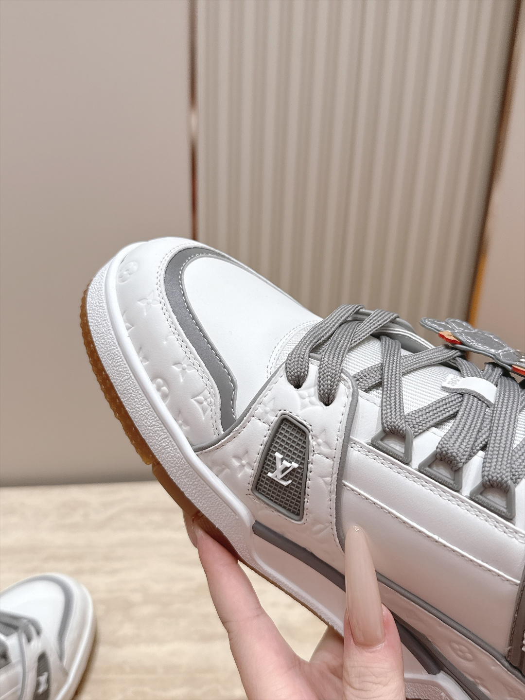 顶级版本： 情侣款 新色系！ LV trainer~~全新升级版~~经典回归❗ 情侣款，滑板鞋，篮球鞋，运动鞋…… LV