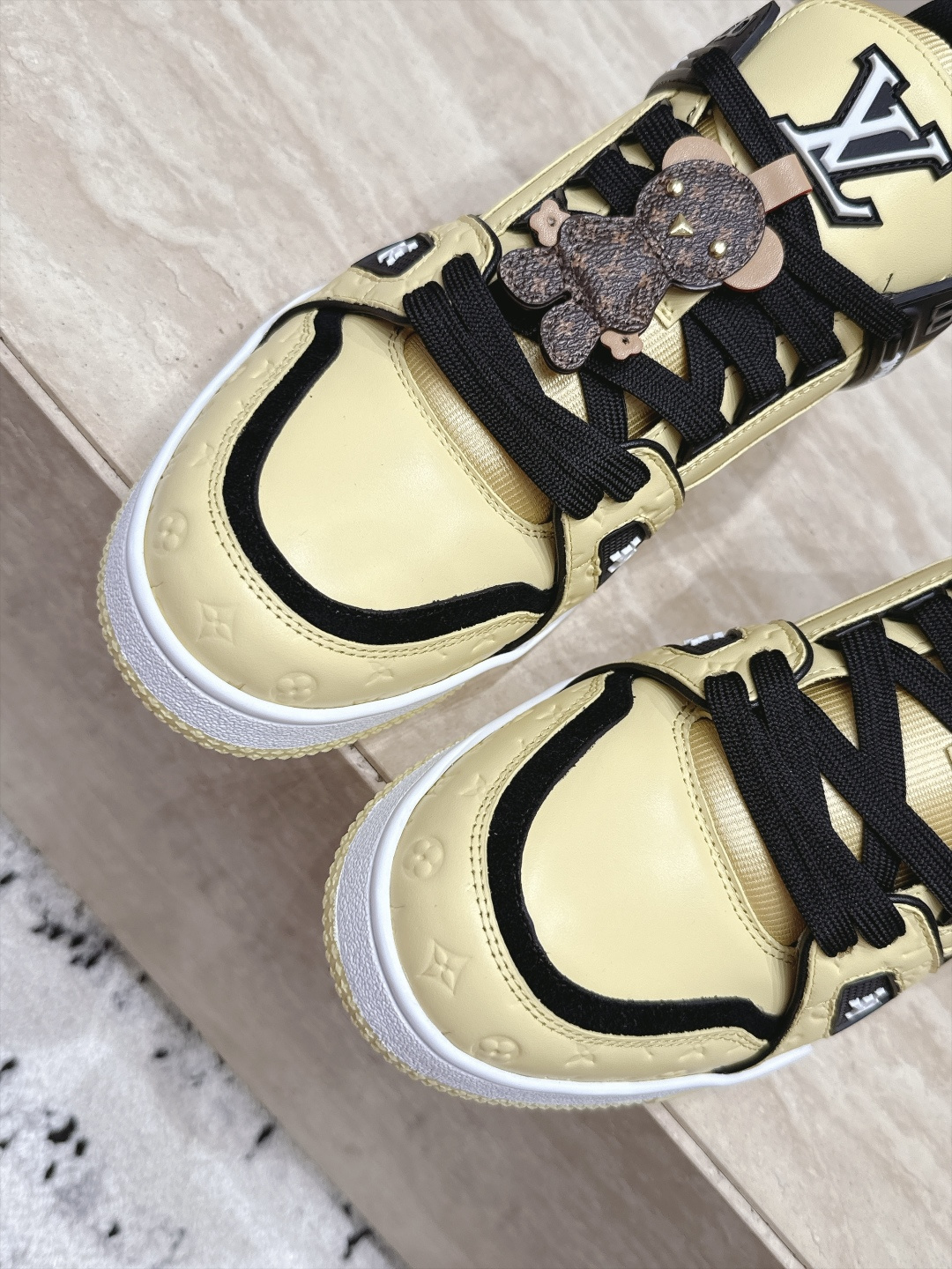 顶级版本： 情侣款 新色系！ LV trainer~~全新升级版~~经典回归❗ 情侣款，滑板鞋，篮球鞋，运动鞋…… LV