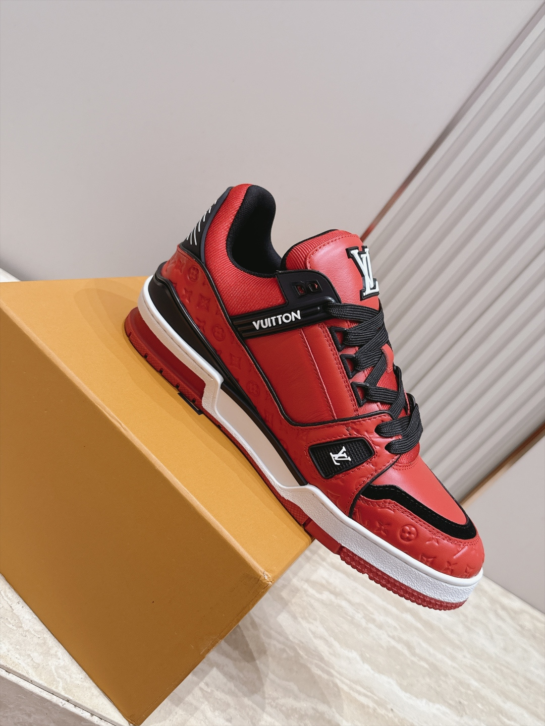 顶级版本： 情侣款 新色系！ LV trainer~~全新升级版~~经典回归❗ 情侣款，滑板鞋，篮球鞋，运动鞋…… LV
