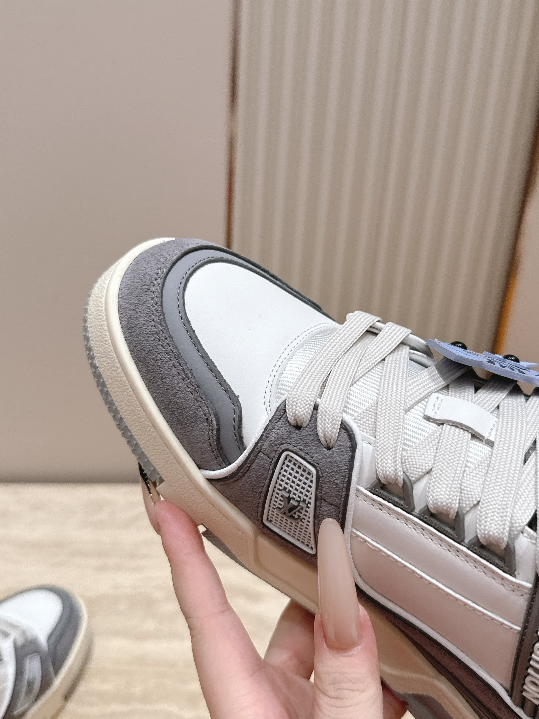 顶级版本： 情侣款 新色系！ LV trainer~~全新升级版~~经典回归❗ 情侣款，滑板鞋，篮球鞋，运动鞋…… LV