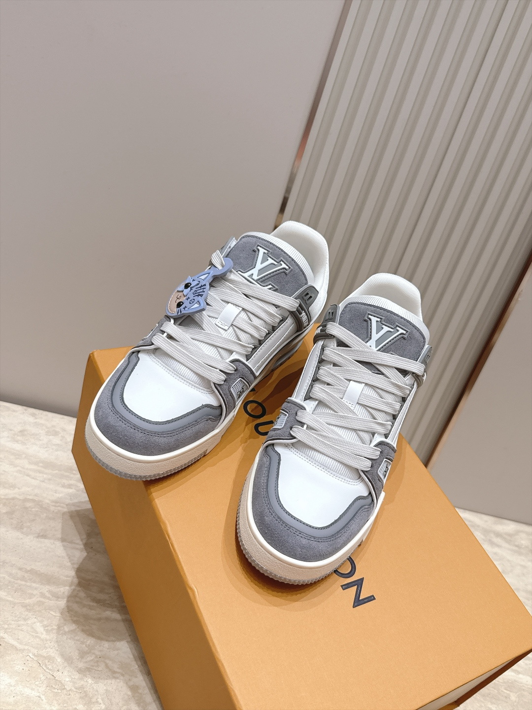 顶级版本： 情侣款 新色系！ LV trainer~~全新升级版~~经典回归❗ 情侣款，滑板鞋，篮球鞋，运动鞋…… LV