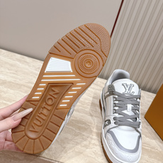 顶级版本: 情侣款 新色系! LV trainer~~全新升级版~~经典回归❗ 情侣款,滑板鞋,篮球鞋,运动鞋…… LV 顶级版本: 情侣款 新色系! LV trainer~~全新升级版~~经典回归❗ 情侣款,滑板鞋,篮球鞋,运动鞋…… LV