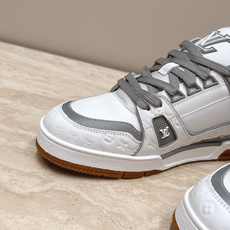 顶级版本: 情侣款 新色系! LV trainer~~全新升级版~~经典回归❗ 情侣款,滑板鞋,篮球鞋,运动鞋…… LV 顶级版本: 情侣款 新色系! LV trainer~~全新升级版~~经典回归❗ 情侣款,滑板鞋,篮球鞋,运动鞋…… LV