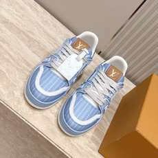 顶级版本: 情侣款 新色系! LV trainer~~全新升级版~~经典回归❗ 情侣款,滑板鞋,篮球鞋,运动鞋…… LV 顶级版本: 情侣款 新色系! LV trainer~~全新升级版~~经典回归❗ 情侣款,滑板鞋,篮球鞋,运动鞋…… LV