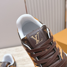 顶级版本: 情侣款 新色系! LV trainer~~全新升级版~~经典回归❗ 情侣款,滑板鞋,篮球鞋,运动鞋…… LV 顶级版本: 情侣款 新色系! LV trainer~~全新升级版~~经典回归❗ 情侣款,滑板鞋,篮球鞋,运动鞋…… LV