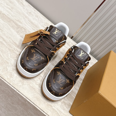 顶级版本: 情侣款 新色系! LV trainer~~全新升级版~~经典回归❗ 情侣款,滑板鞋,篮球鞋,运动鞋…… LV 顶级版本: 情侣款 新色系! LV trainer~~全新升级版~~经典回归❗ 情侣款,滑板鞋,篮球鞋,运动鞋…… LV