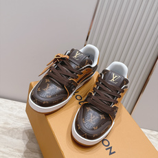 顶级版本: 情侣款 新色系! LV trainer~~全新升级版~~经典回归❗ 情侣款,滑板鞋,篮球鞋,运动鞋…… LV 顶级版本: 情侣款 新色系! LV trainer~~全新升级版~~经典回归❗ 情侣款,滑板鞋,篮球鞋,运动鞋…… LV