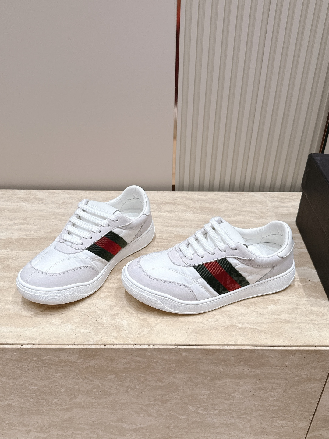 最新火爆 情侣款 古驰 Gucci screener休闲运动鞋 脏脏鞋2.0上线啦 尼龙材质更轻盈更好打理 内里全牛皮 