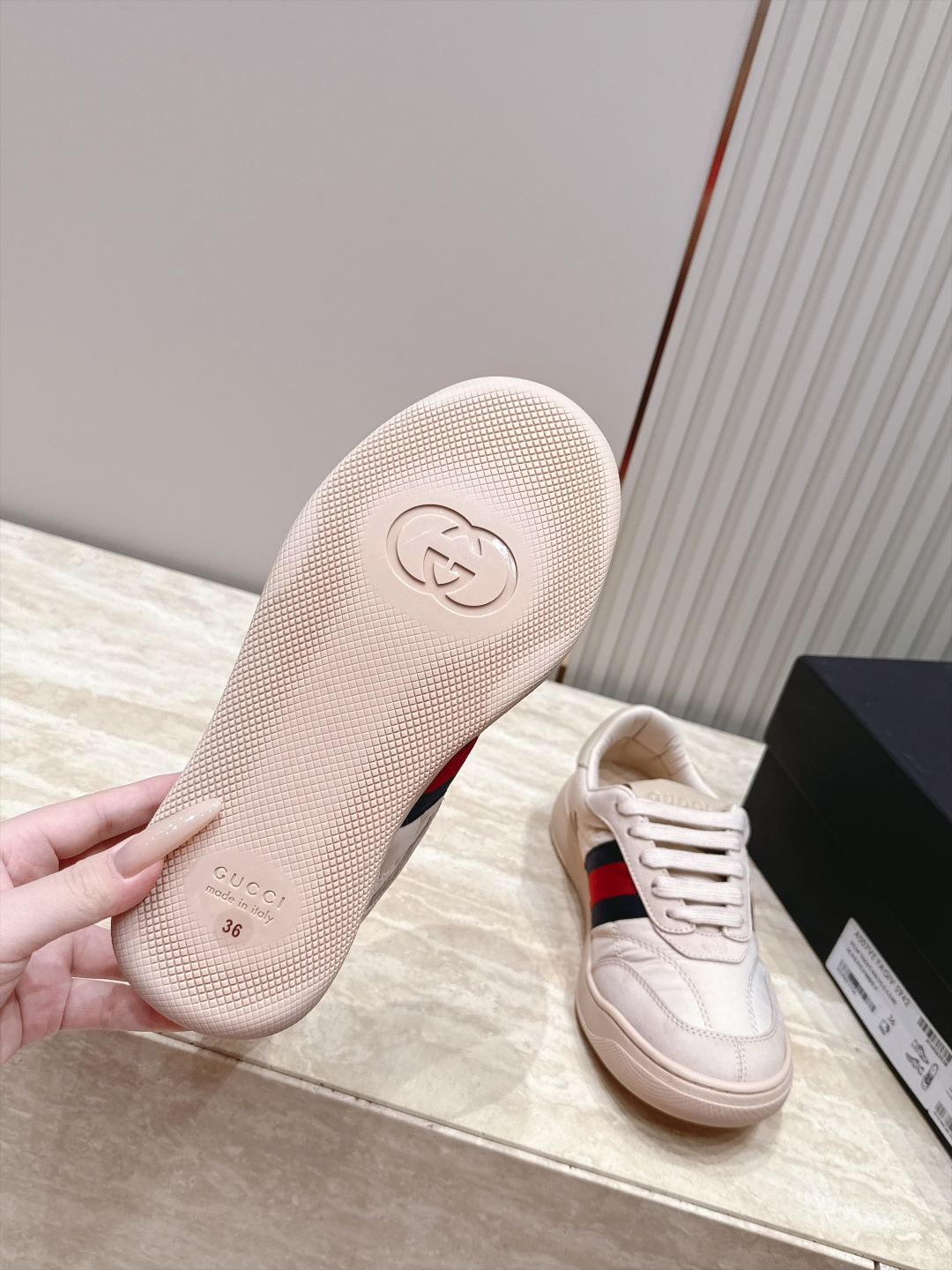 最新火爆 情侣款 古驰 Gucci screener休闲运动鞋 脏脏鞋2.0上线啦 尼龙材质更轻盈更好打理 内里全牛皮 