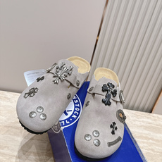 Comehearts x BIRKENSTOCK 克罗心x勃肯鞋‼️ 皮革绒面时尚休闲包头鞋 牛皮绒面革质地柔 Comehearts x BIRKENSTOCK 克罗心x勃肯鞋‼️ 皮革绒面时尚休闲包头鞋 牛皮绒面革质地柔