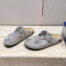 Comehearts x BIRKENSTOCK 克罗心x勃肯鞋‼️ 皮革绒面时尚休闲包头鞋 牛皮绒面革质地柔 Comehearts x BIRKENSTOCK 克罗心x勃肯鞋‼️ 皮革绒面时尚休闲包头鞋 牛皮绒面革质地柔