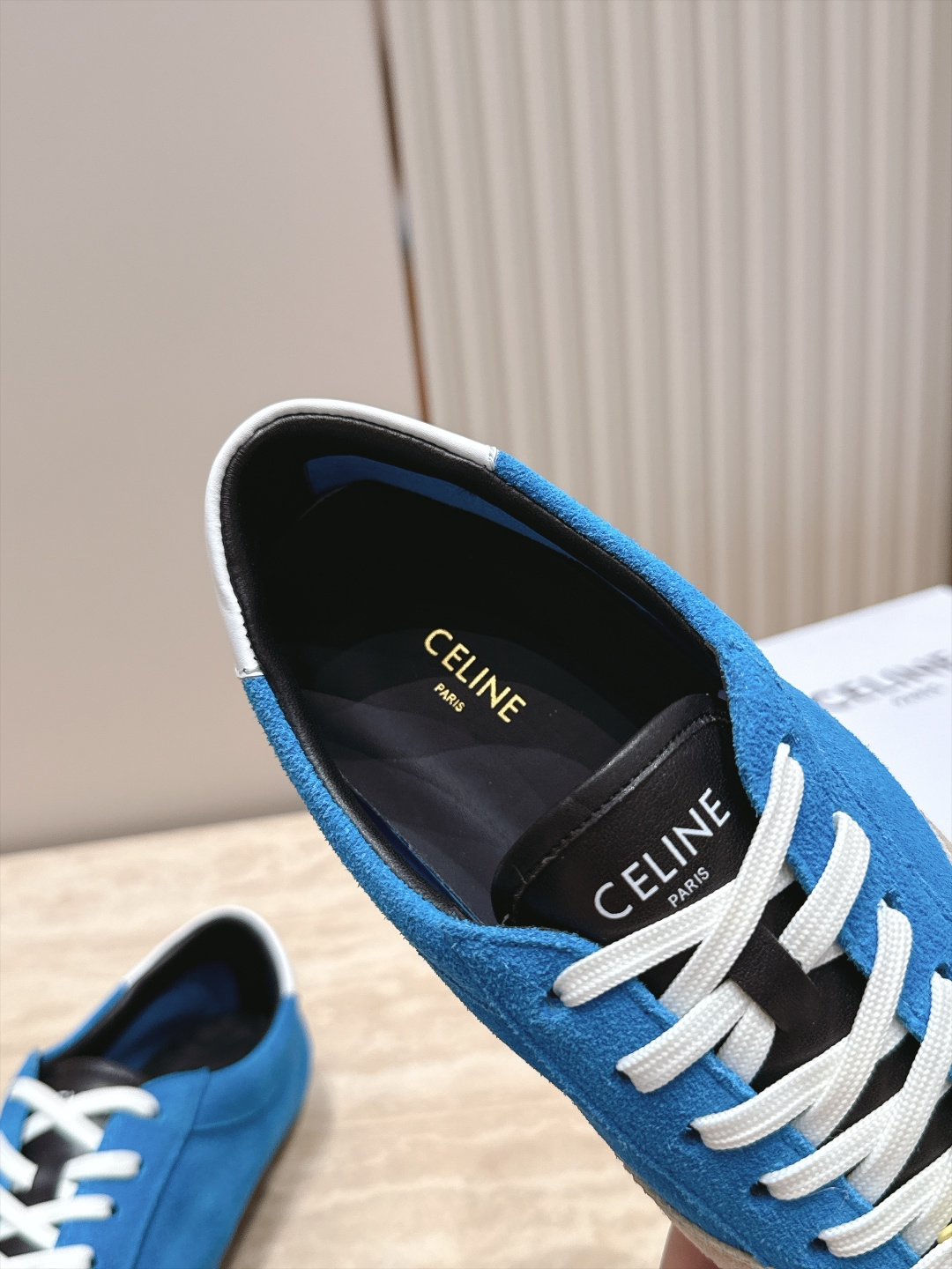 皮面新色系  Celine 赛琳  26最新 德训鞋阿甘鞋休闲 运动鞋 这是充满街头感的一双鞋子，延续经典设计非常赞 这