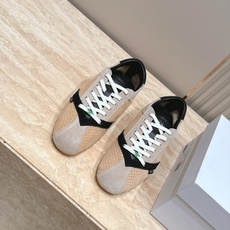 皮面新色系 Celine 赛琳 26最新 德训鞋阿甘鞋休闲 运动鞋 这是充满街头感的一双鞋子,延续经典设计非常赞 这 皮面新色系 Celine 赛琳 26最新 德训鞋阿甘鞋休闲 运动鞋 这是充满街头感的一双鞋子,延续经典设计非常赞 这