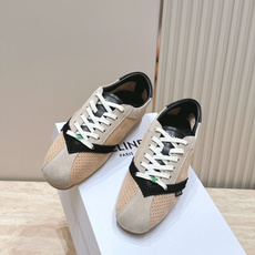 皮面新色系 Celine 赛琳 26最新 德训鞋阿甘鞋休闲 运动鞋 这是充满街头感的一双鞋子,延续经典设计非常赞 这 皮面新色系 Celine 赛琳 26最新 德训鞋阿甘鞋休闲 运动鞋 这是充满街头感的一双鞋子,延续经典设计非常赞 这