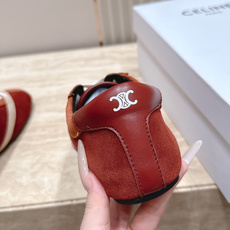 皮面新色系 Celine 赛琳 26最新 德训鞋阿甘鞋休闲 运动鞋 这是充满街头感的一双鞋子,延续经典设计非常赞 这 皮面新色系 Celine 赛琳 26最新 德训鞋阿甘鞋休闲 运动鞋 这是充满街头感的一双鞋子,延续经典设计非常赞 这