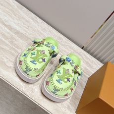 全新色系!! Louis vuitto驴牌 Lv 新品厚底包头勃肯拖鞋 懒人鞋的终极形态找到了! LV这双穆勒包头 全新色系!! Louis vuitto驴牌 Lv 新品厚底包头勃肯拖鞋 懒人鞋的终极形态找到了! LV这双穆勒包头