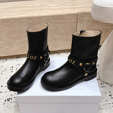 顶级版本 迪奥 DIOR 2026限定系列 秋冬最新走秀爆款复古牛皮马丁靴骑士靴 今年最值得入手的靴子 没有之一!超 顶级版本 迪奥 DIOR 2026限定系列 秋冬最新走秀爆款复古牛皮马丁靴骑士靴 今年最值得入手的靴子 没有之一!超