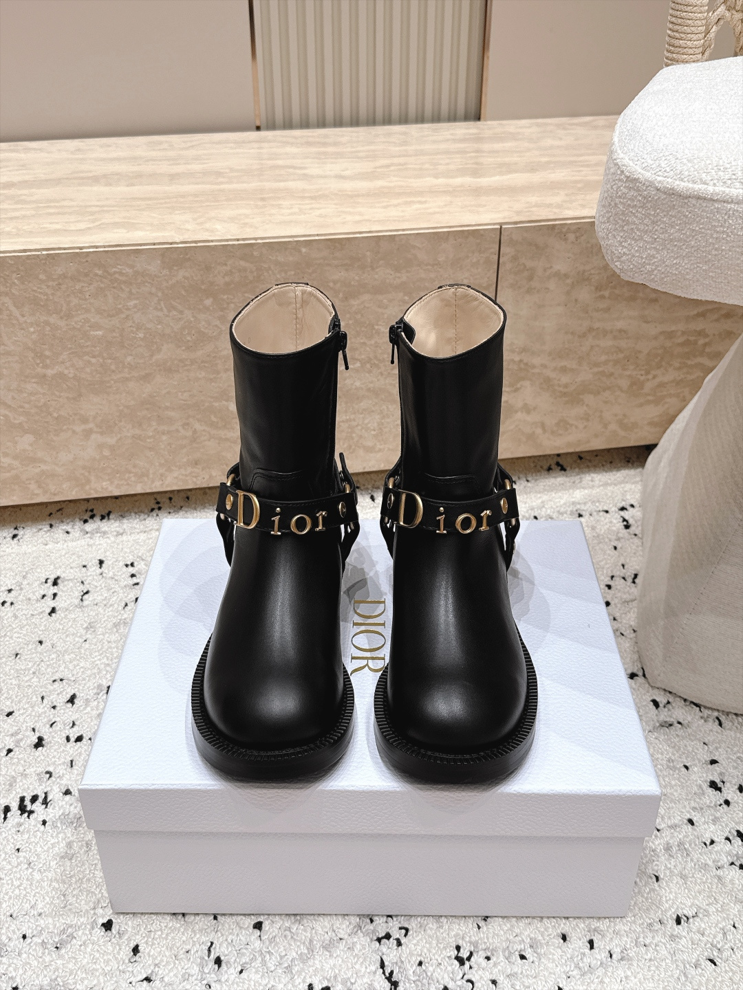 顶级版本 迪奥 DIOR 2026限定系列 秋冬最新走秀爆款复古牛皮马丁靴骑士靴   今年最值得入手的靴子 没有之一！超