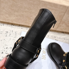 顶级版本 迪奥 DIOR 2026限定系列 秋冬最新走秀爆款复古牛皮马丁靴骑士靴 今年最值得入手的靴子 没有之一!超 顶级版本 迪奥 DIOR 2026限定系列 秋冬最新走秀爆款复古牛皮马丁靴骑士靴 今年最值得入手的靴子 没有之一!超