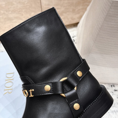 顶级版本 迪奥 DIOR 2026限定系列 秋冬最新走秀爆款复古牛皮马丁靴骑士靴 今年最值得入手的靴子 没有之一!超 顶级版本 迪奥 DIOR 2026限定系列 秋冬最新走秀爆款复古牛皮马丁靴骑士靴 今年最值得入手的靴子 没有之一!超