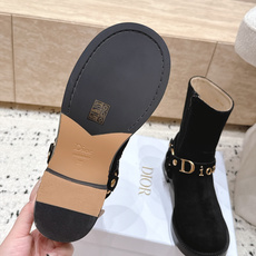 顶级版本 迪奥 DIOR 2026限定系列 秋冬最新走秀爆款复古牛皮马丁靴骑士靴 今年最值得入手的靴子 没有之一!超 顶级版本 迪奥 DIOR 2026限定系列 秋冬最新走秀爆款复古牛皮马丁靴骑士靴 今年最值得入手的靴子 没有之一!超