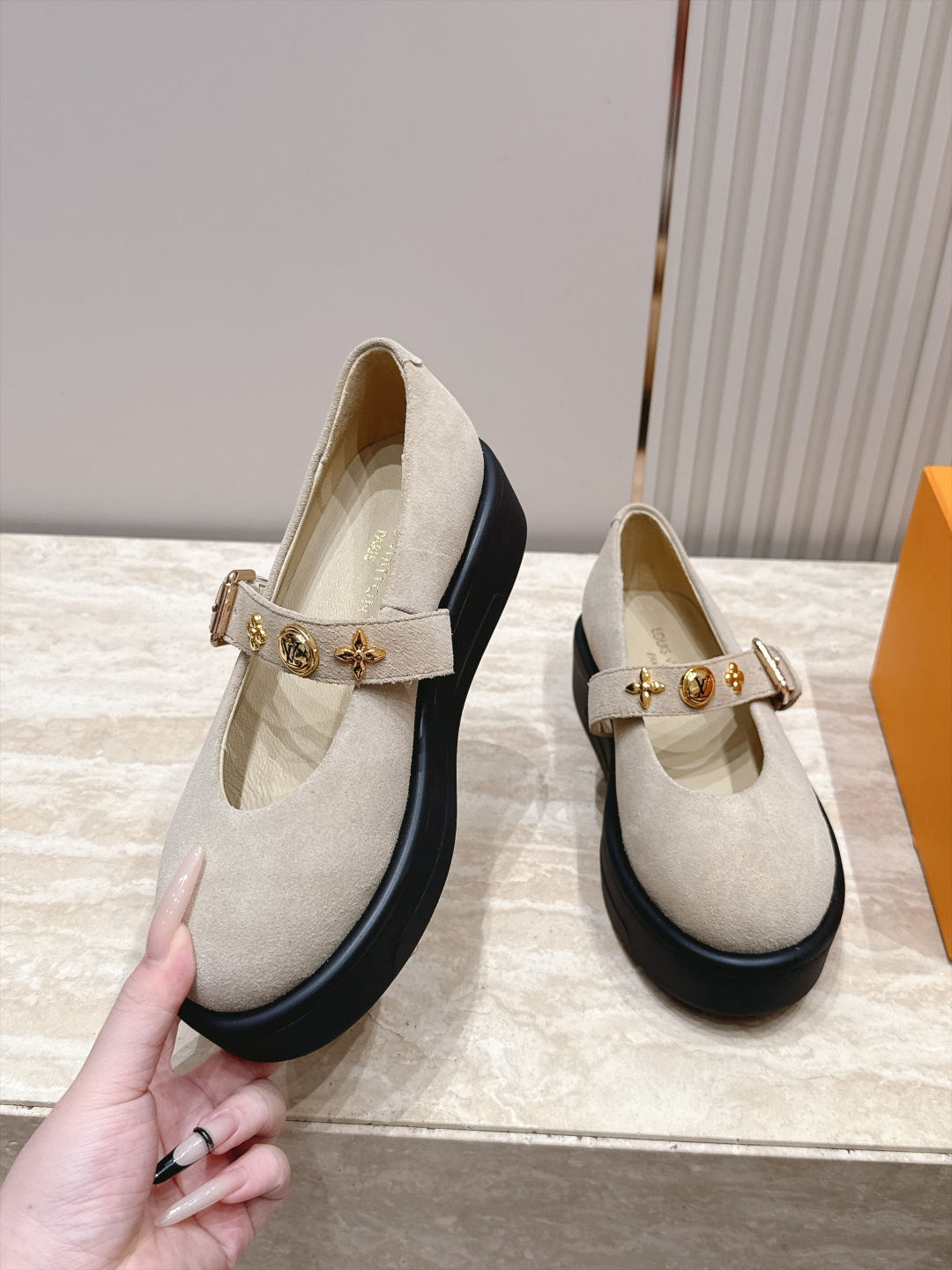 Louis Vuitton 26/秋季新款 老花 厚底玛丽珍乐福鞋 这是 Louis Vuitton 2026 秋季新款 Louis Vuitton 26/秋季新款 老花 厚底玛丽珍乐福鞋 这是 Louis Vuitton 2026 秋季新款