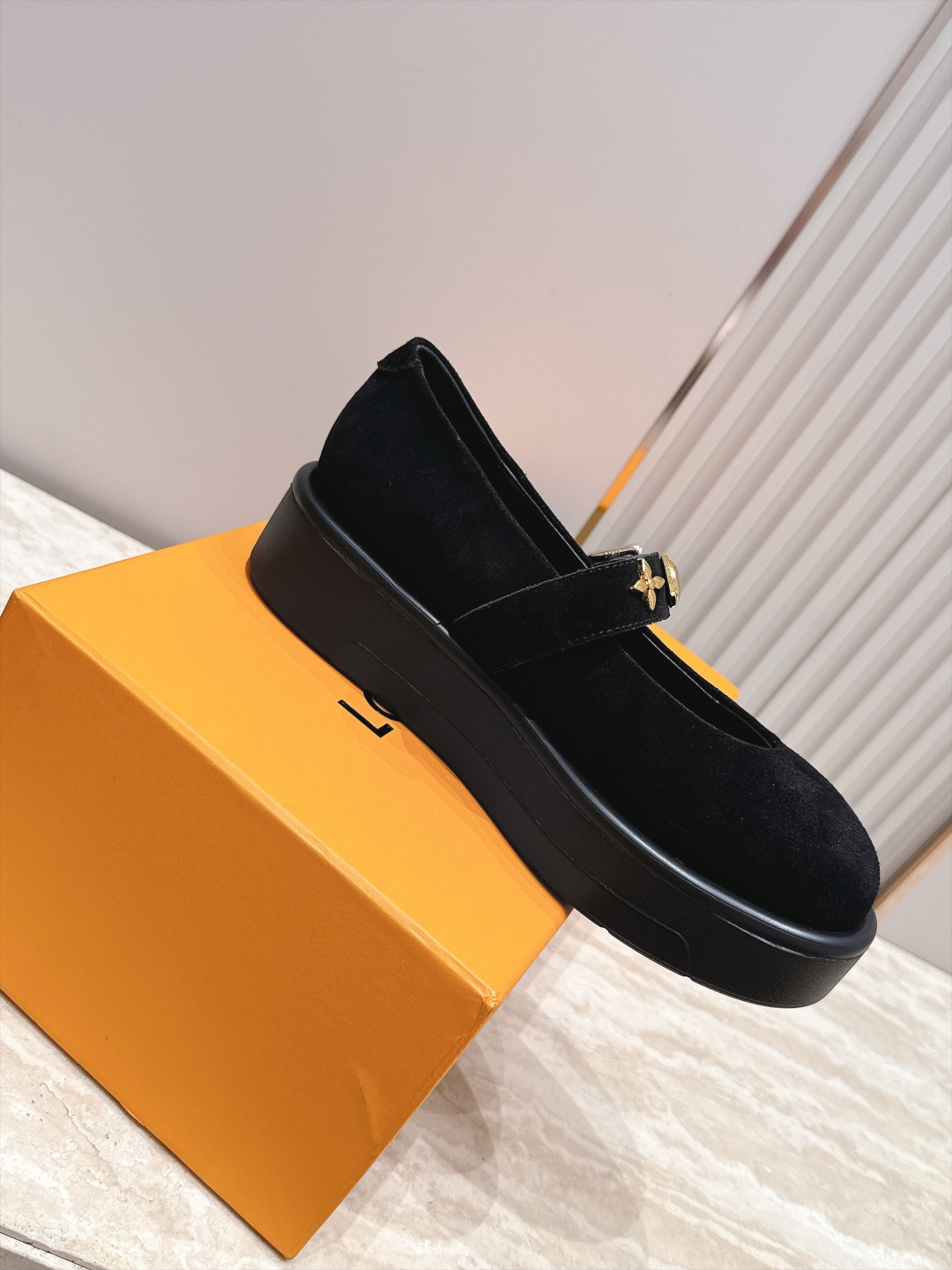 Louis Vuitton 26/秋季新款 老花 厚底玛丽珍乐福鞋 这是 Louis Vuitton 2026 秋季新款 Louis Vuitton 26/秋季新款 老花 厚底玛丽珍乐福鞋 这是 Louis Vuitton 2026 秋季新款