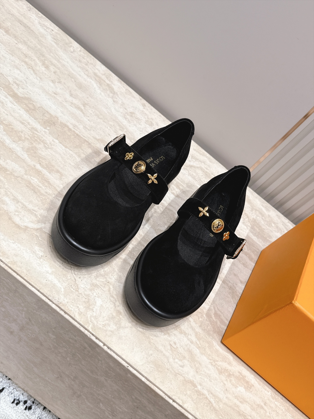 Louis Vuitton 26/秋季新款 老花 厚底玛丽珍乐福鞋 这是 Louis Vuitton 2026 秋季新款 Louis Vuitton 26/秋季新款 老花 厚底玛丽珍乐福鞋 这是 Louis Vuitton 2026 秋季新款