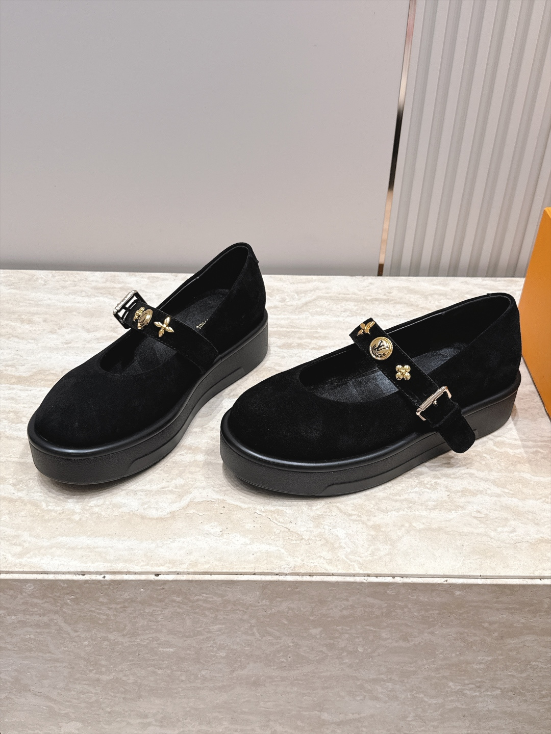 Louis Vuitton 26/秋季新款 老花 厚底玛丽珍乐福鞋 这是 Louis Vuitton 2026 秋季新款 Louis Vuitton 26/秋季新款 老花 厚底玛丽珍乐福鞋 这是 Louis Vuitton 2026 秋季新款